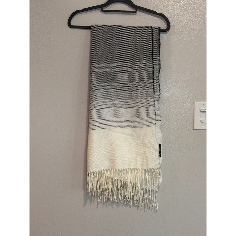 Banana Republic Chevron Ombre Wrap Scarf Grey White Fringe Shawl Neutral Chic